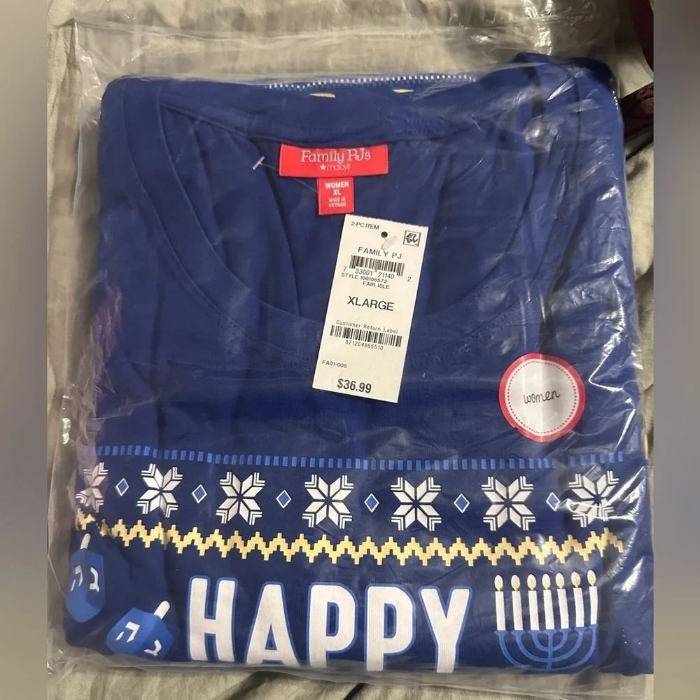 NWT/NIP Women’s Family Pj’s set.